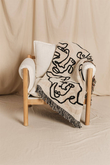 LA CARA BEIGE THROW