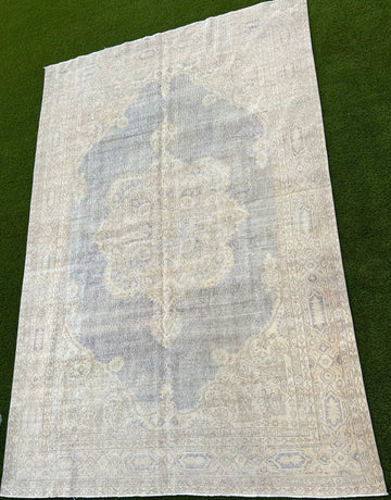 The Allie Vintage Turkish Rug