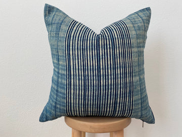 Blue Heron Pillow with Insert 18"x18"