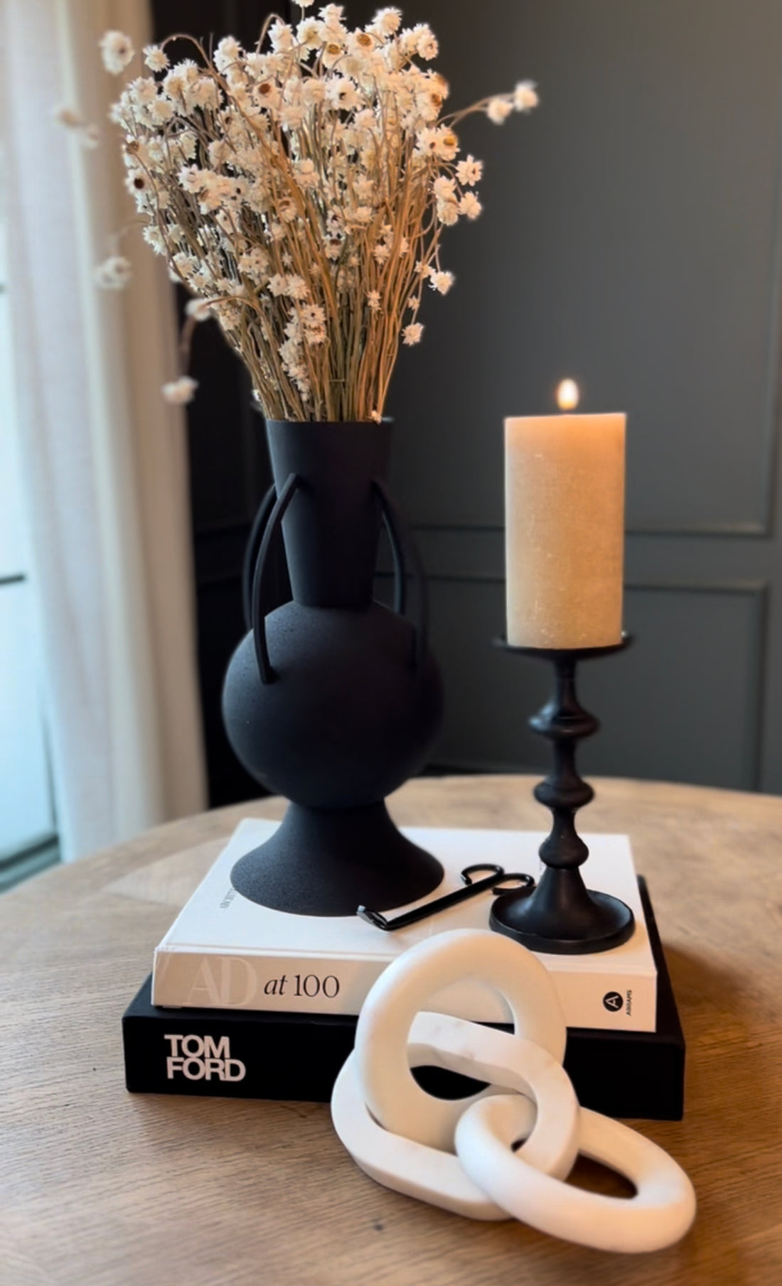 Curvy Candle Holder - Pillar